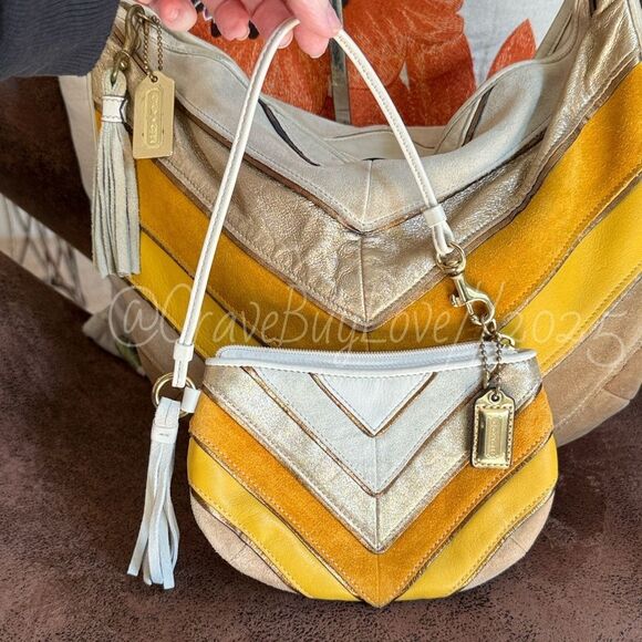 COACH SOHO CHEVRON HOBO w/MATCHING WRISTLET SET SUEDE LEATHER 2005 3664 GVUC - Picture 6 of 17
